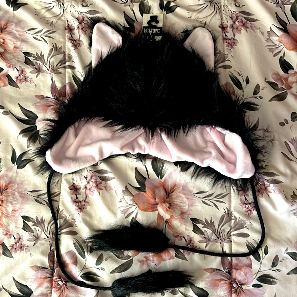 Kitty tassel beanie